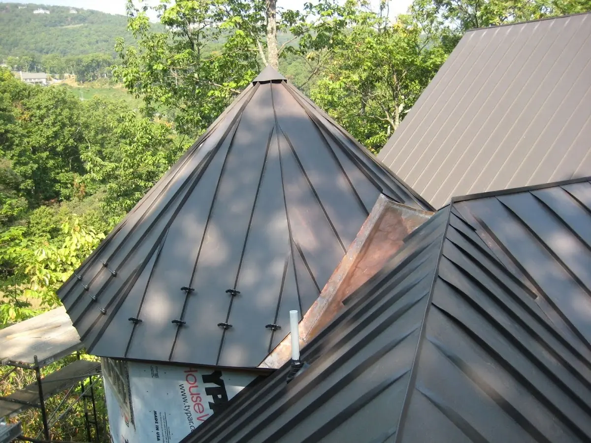 Professional Roof Tarp Installation by Craftsman Roofing in Southeast Industrial District